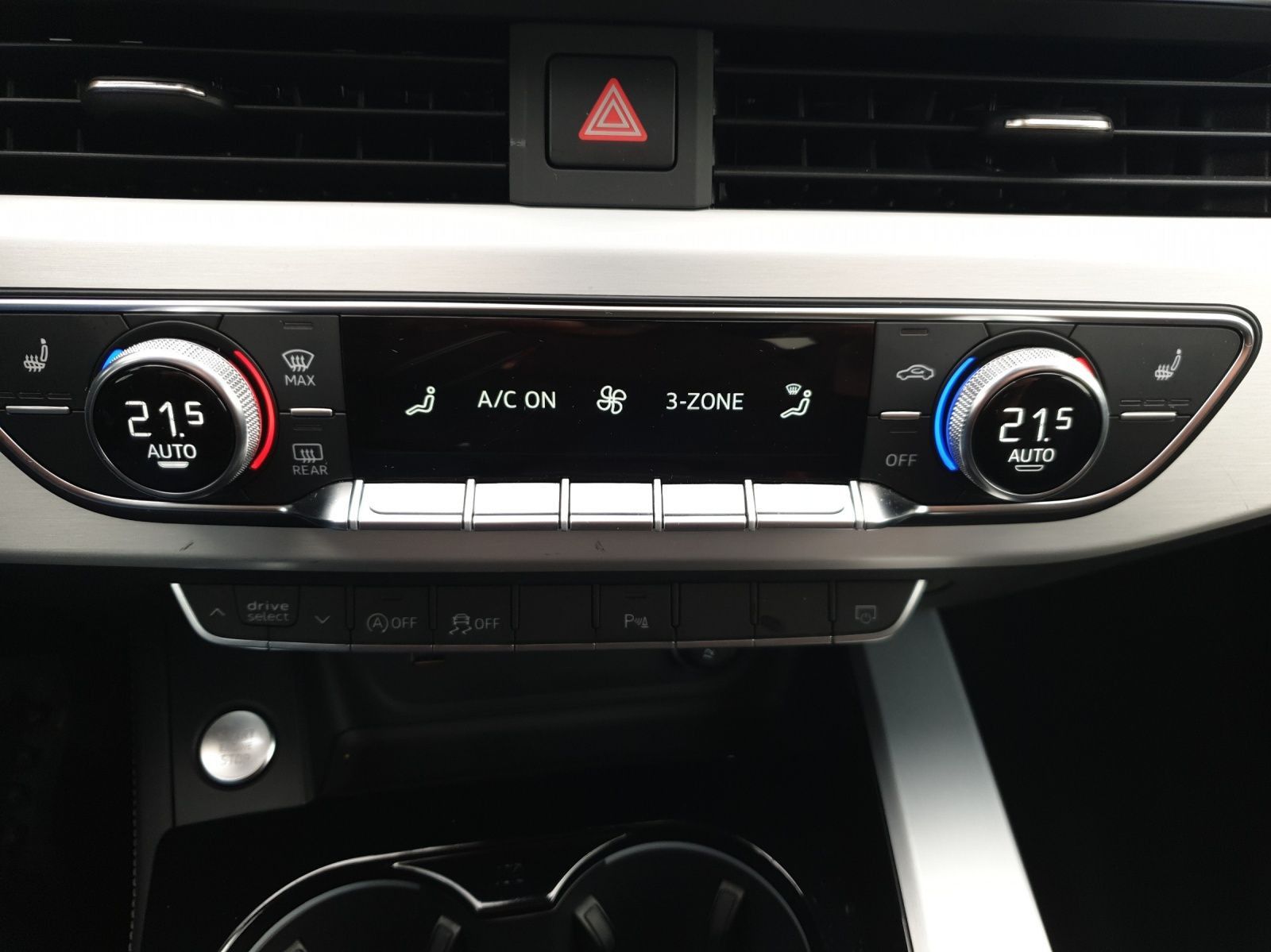 Audi A4 Avant 40 TFSI Q 2x S LINE AHK LM19 MATRIX-LED