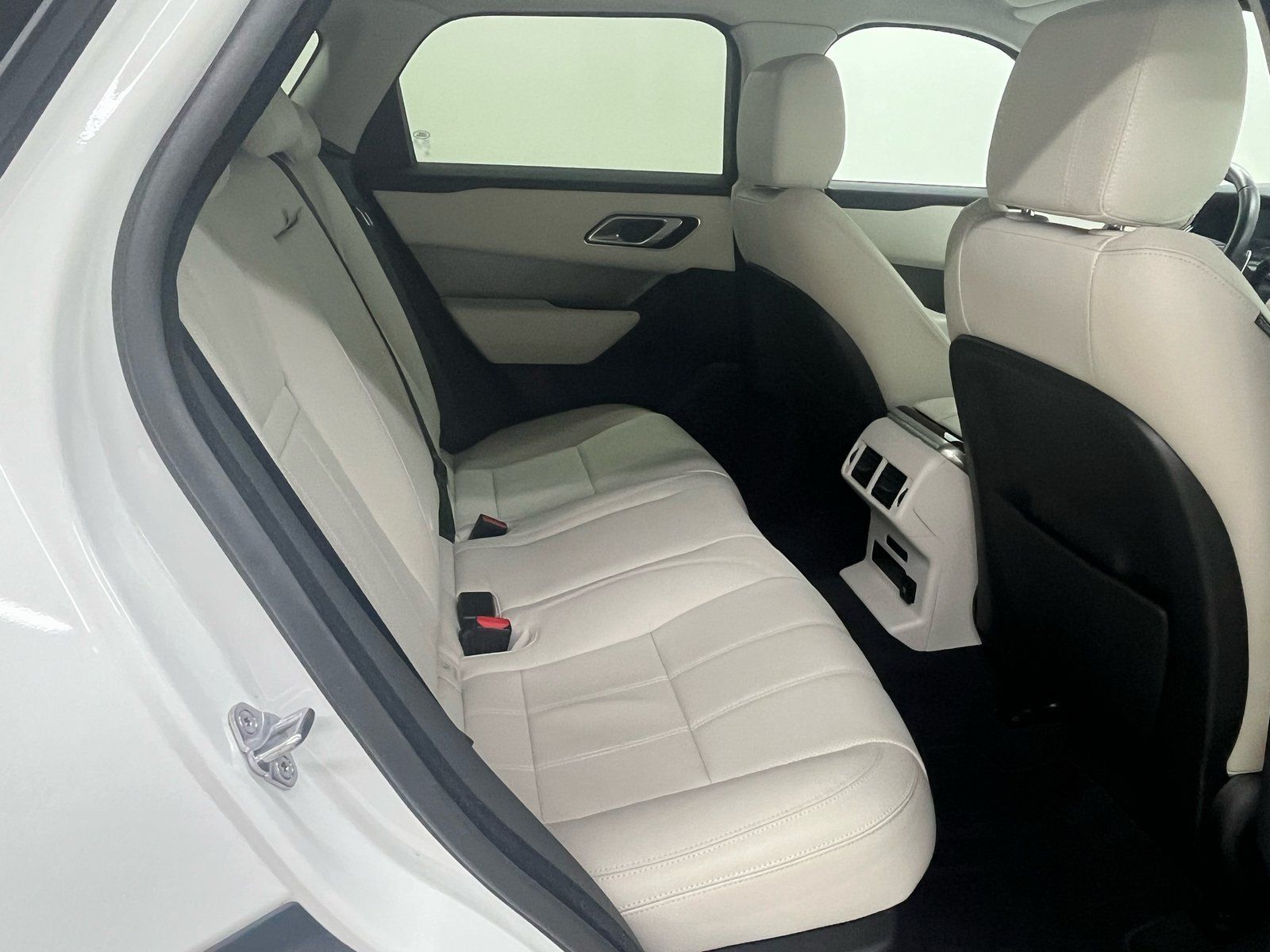 Range Rover Velar D300 S - Samsaru's Car Outlet