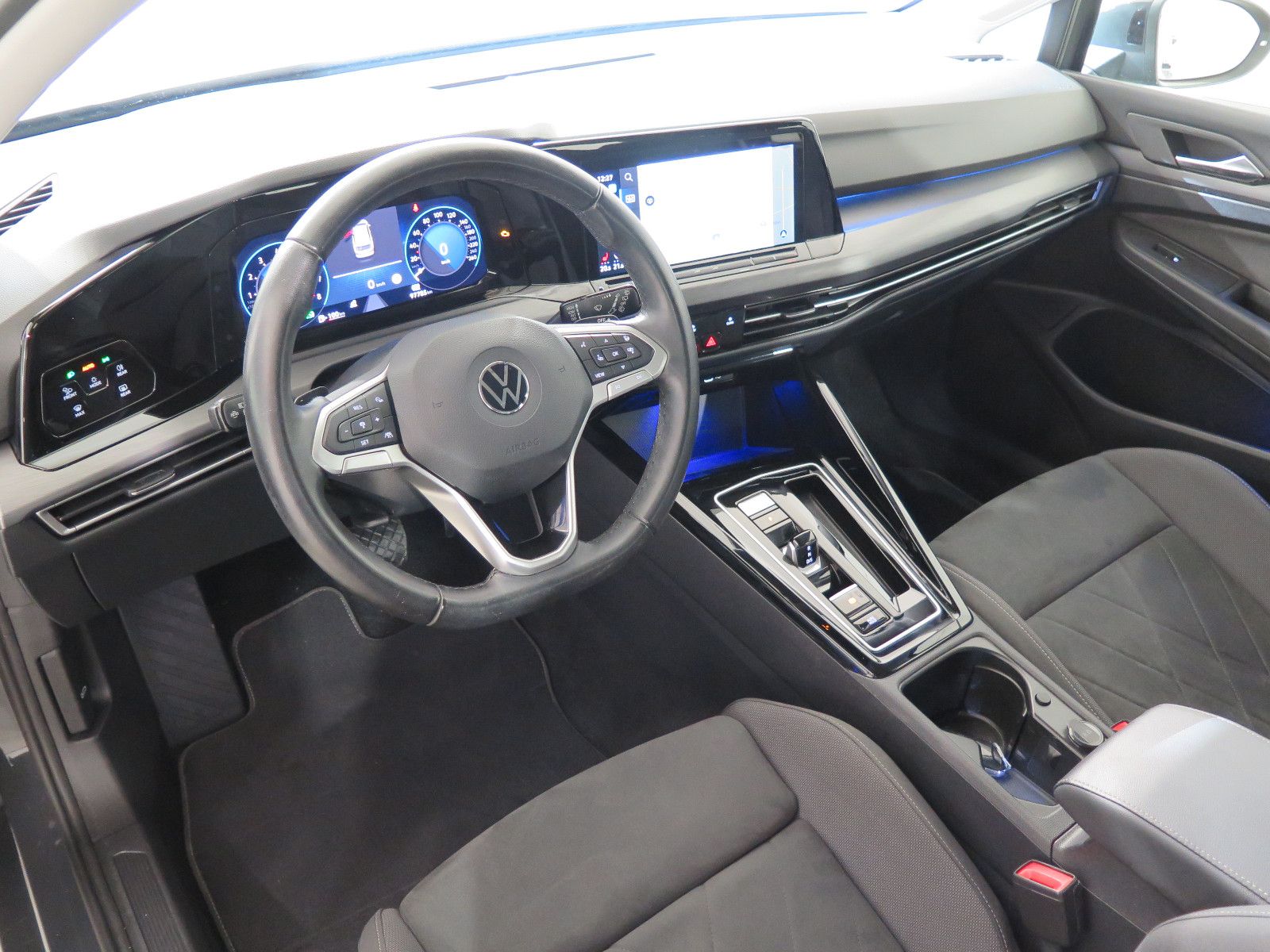 Volkswagen Golf VIII Variant Style, LED,App,Navi,Sportsitze
