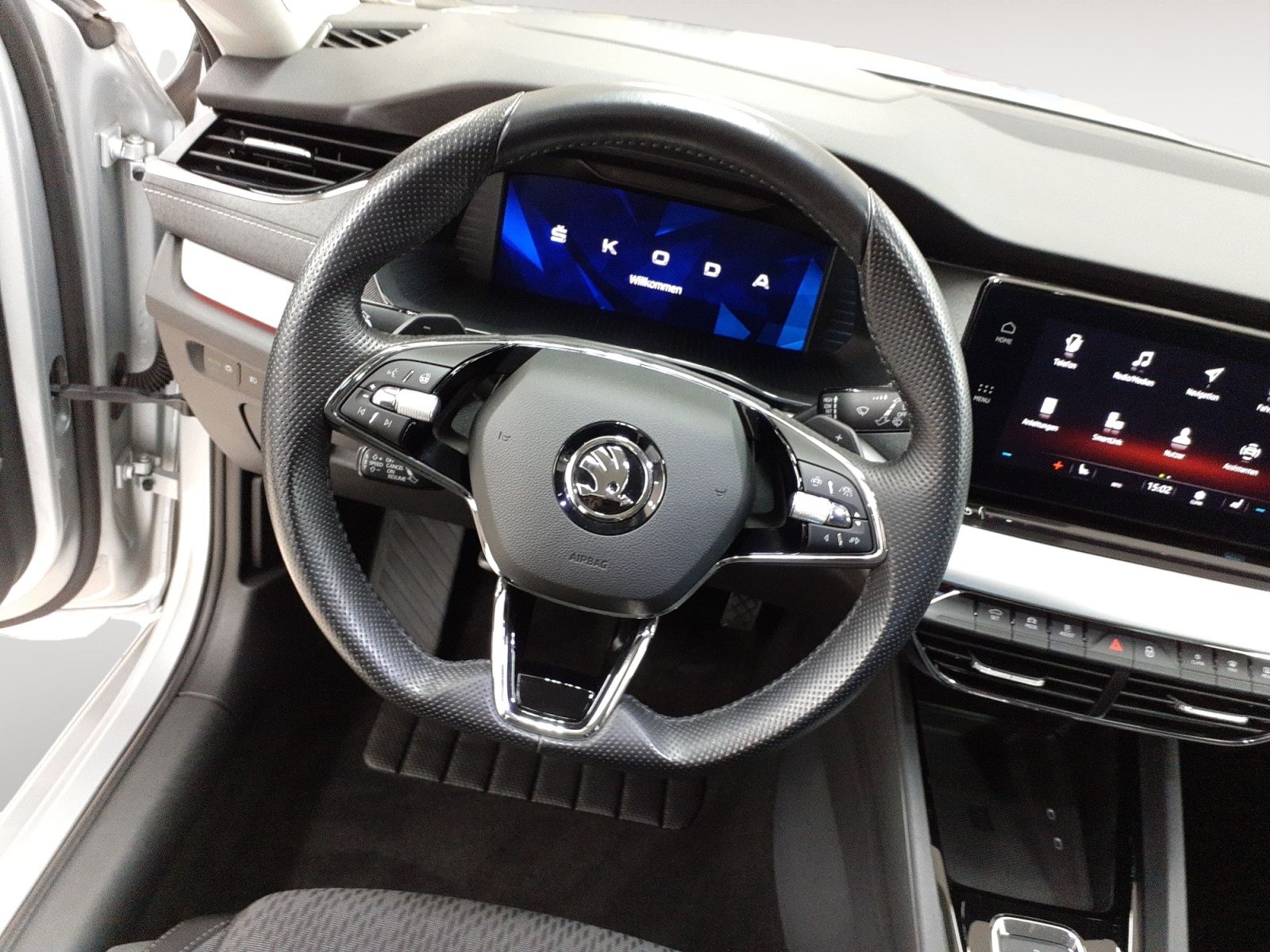 Skoda Octavia Combi 1.5 TSI Style - Samsaru's Car Outlet