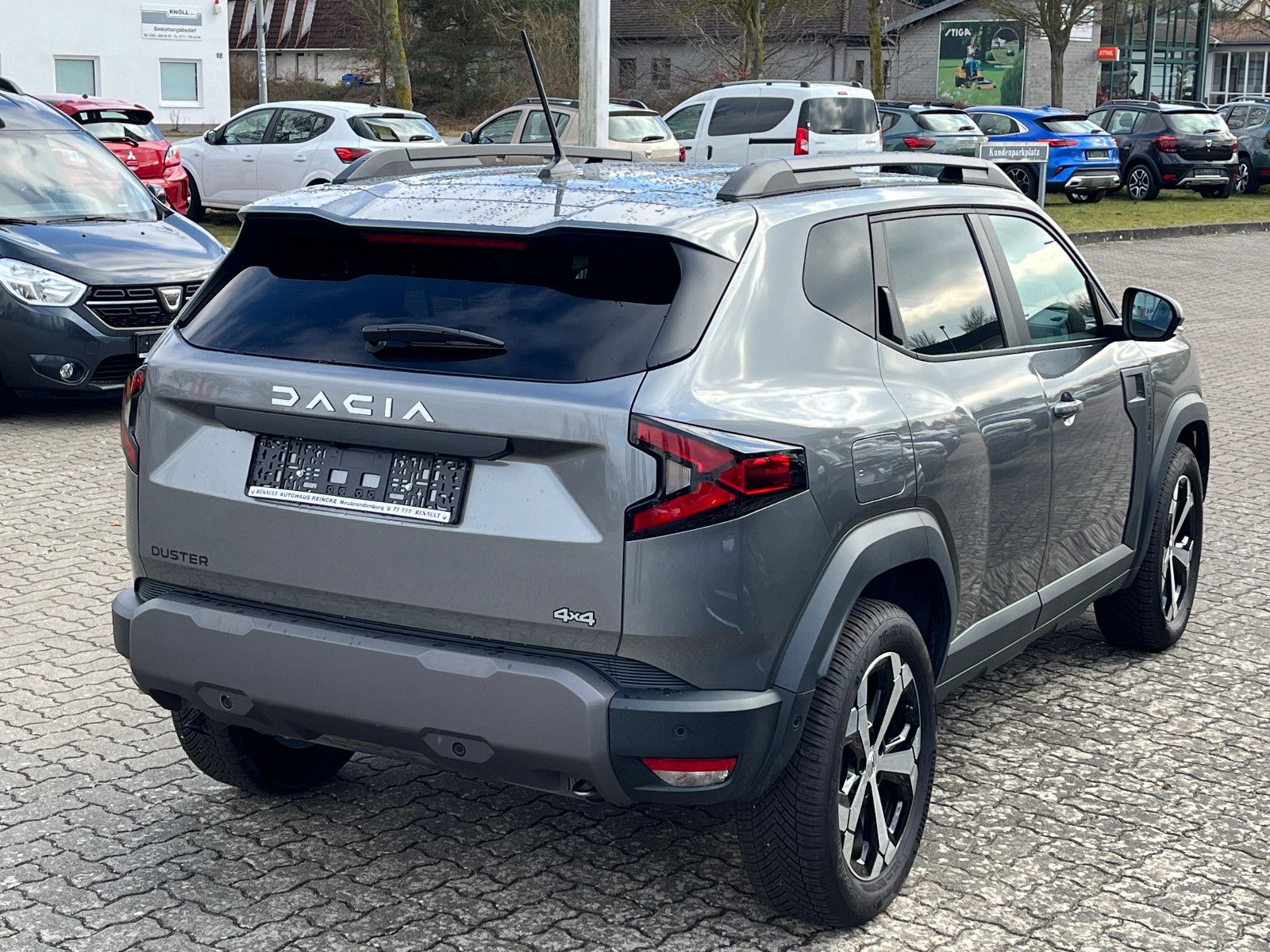 Dacia Duster TCe 130 4x4 Journey - Samsaru's Car Outlet