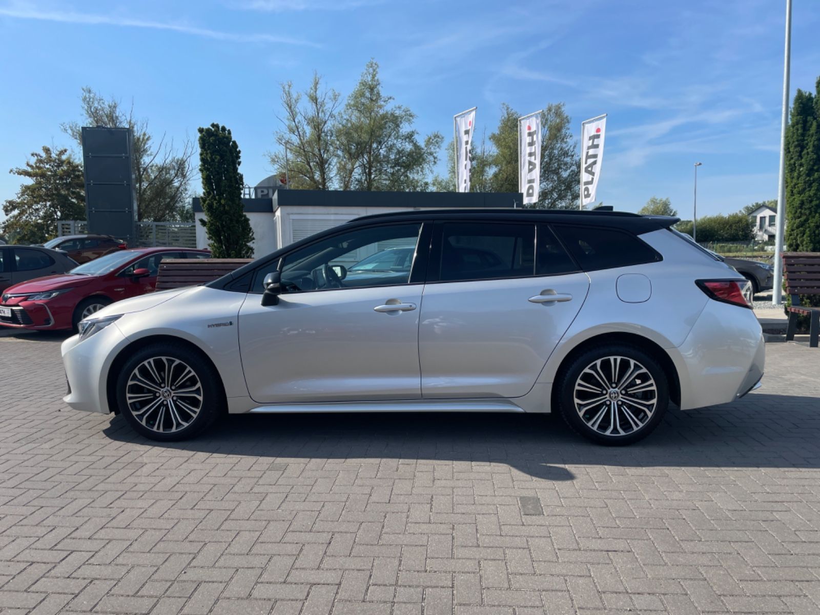 Toyota Corolla Touring Sports Hybrid - Samsaru's Car Outlet