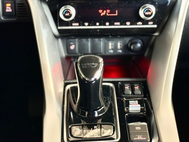 Mitsubishi Eclipse Cross Mitsubishi Plug-In Hybrid Plus MJ2