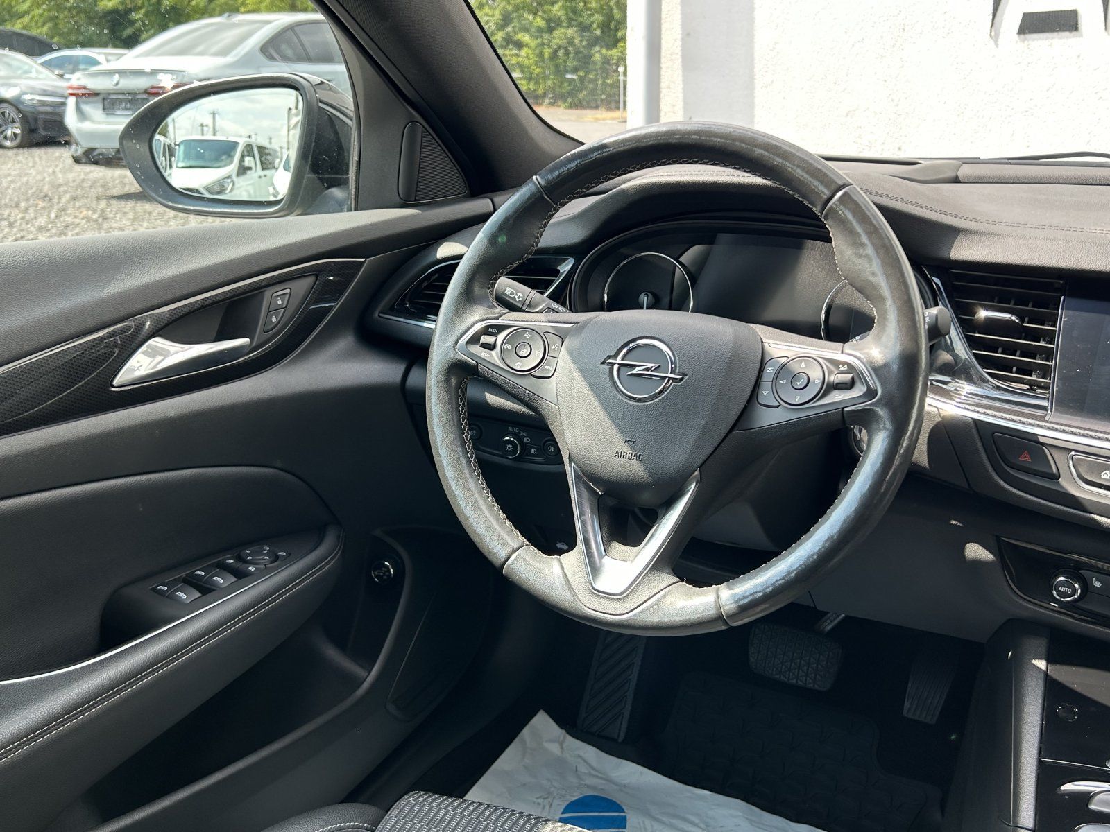 Opel Insignia 2.0 CDTI Business - Samsaru's Car Outlet