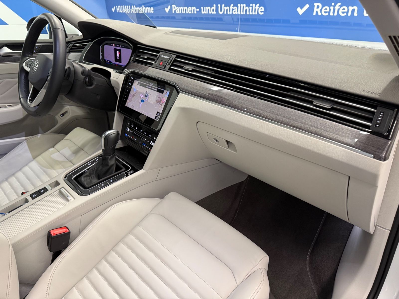 Volkswagen Passat Elegance 1.5 TSI - Samsaru's Car Outlet
