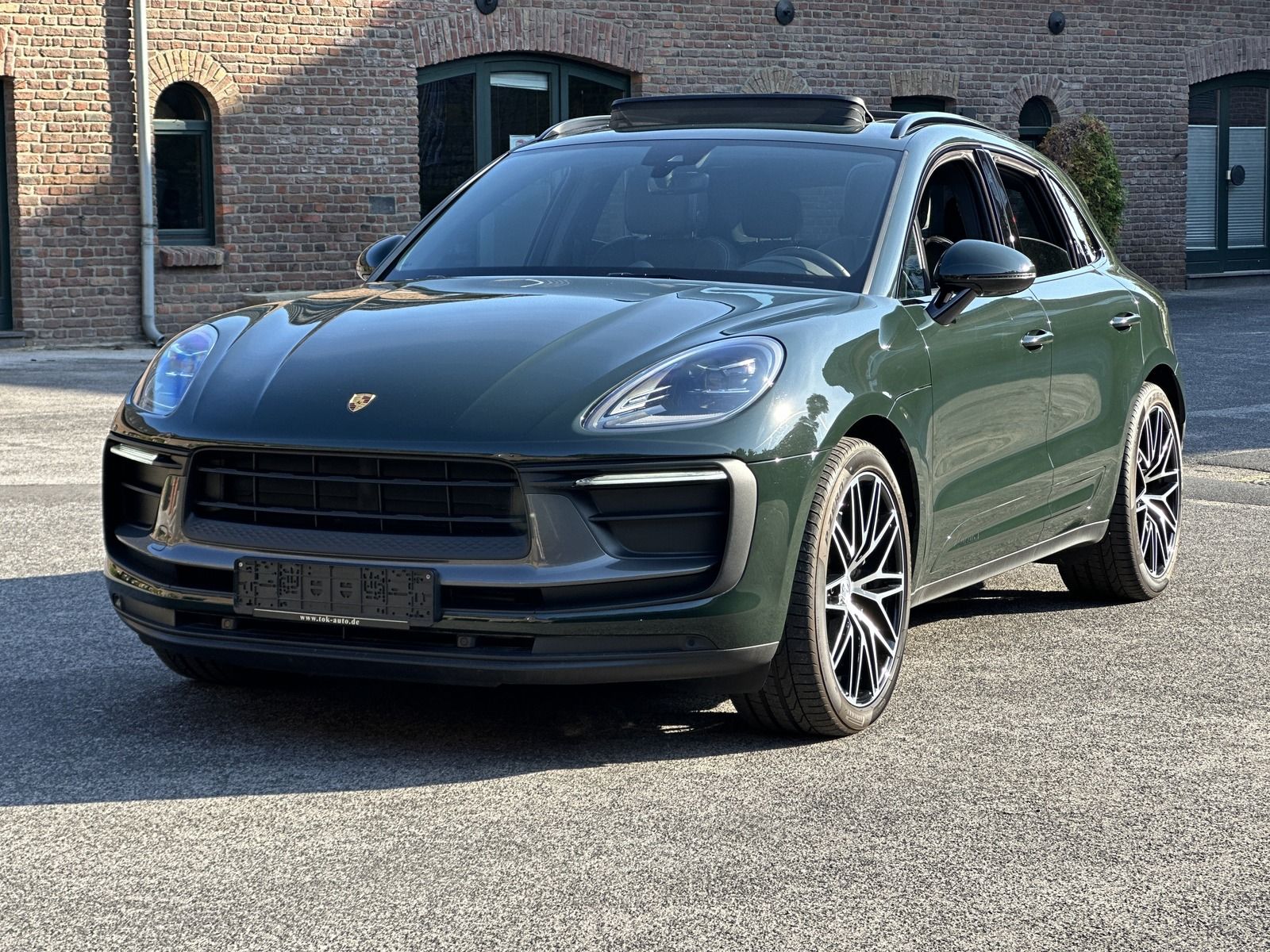 Porsche Macan T - Samsaru's Car Outlet