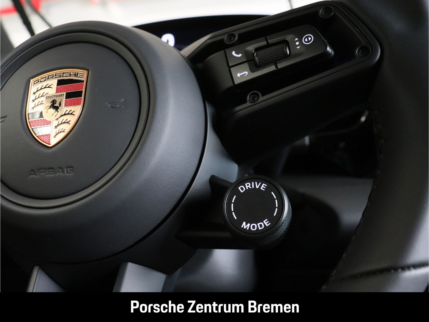 Porsche Macan Electric 4 Bose Matrix LED Panorama 22 Zol