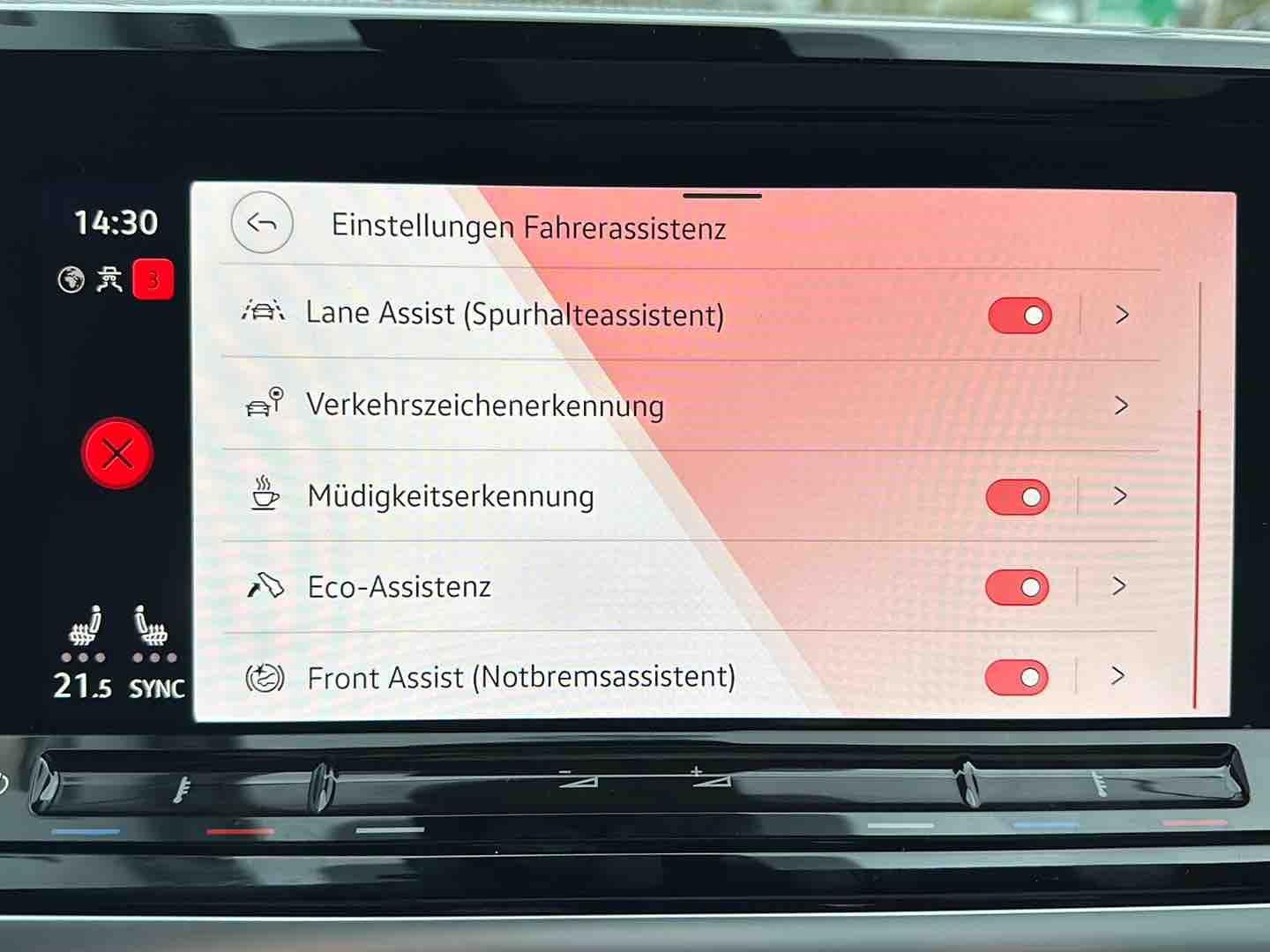 Volkswagen T7 Multivan 2.0 TDI Life - Samsaru's Car Outlet