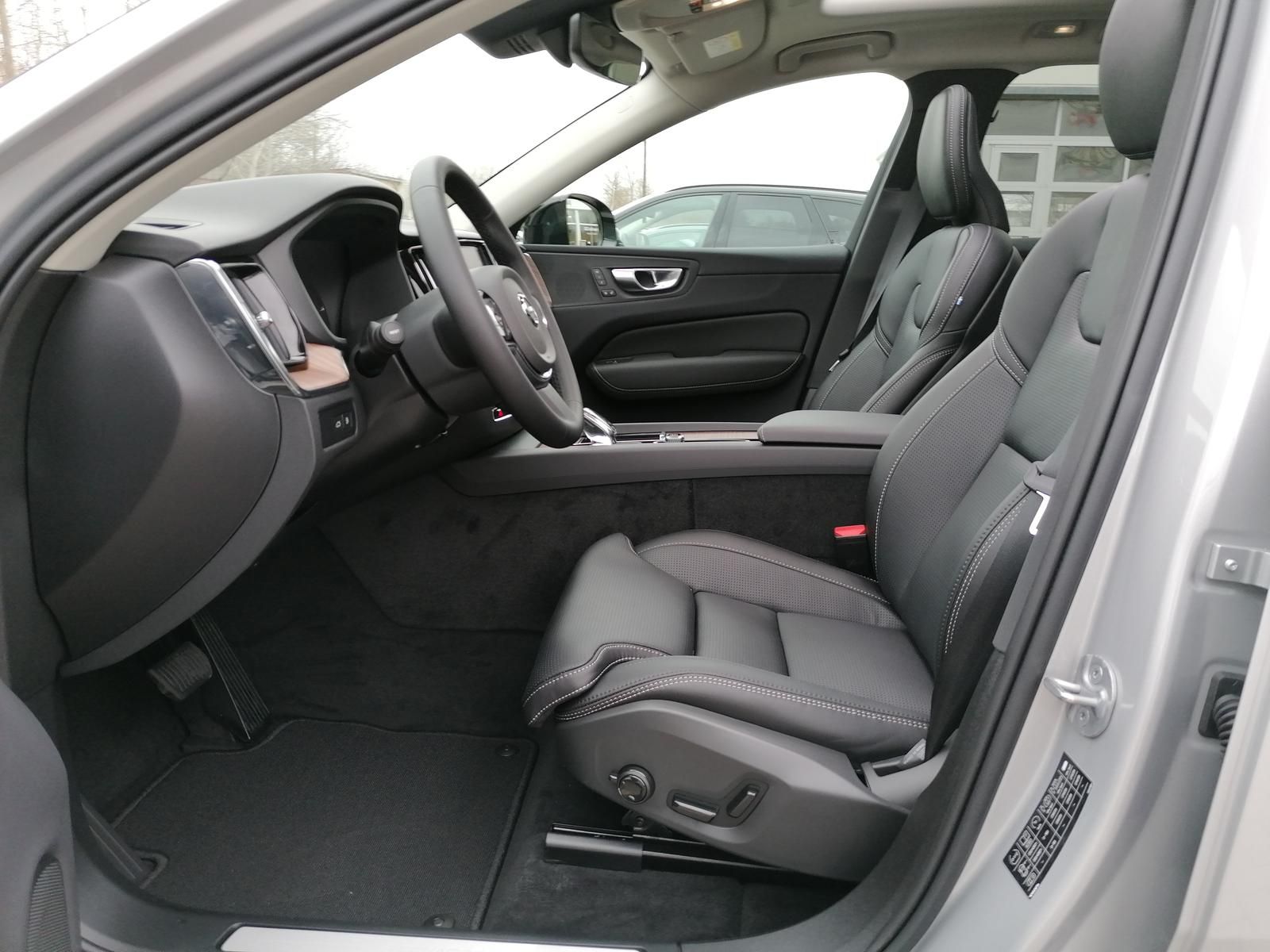 Volvo XC60 T6 AWD Recharge Plus Dark 0,5% 21" FHZ LED