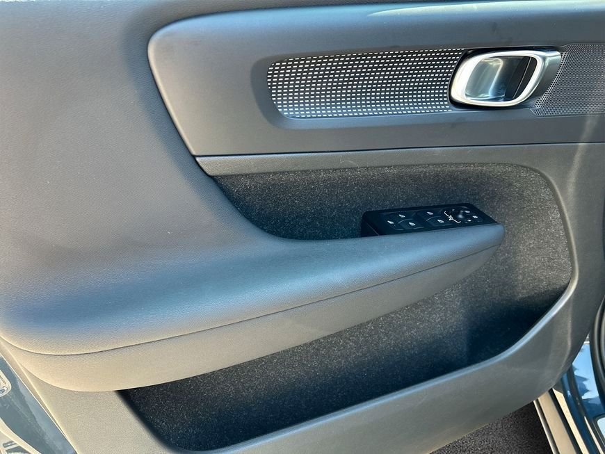 Volvo XC40 B4 Geartronic RDesign - Samsaru's Car Outlet
