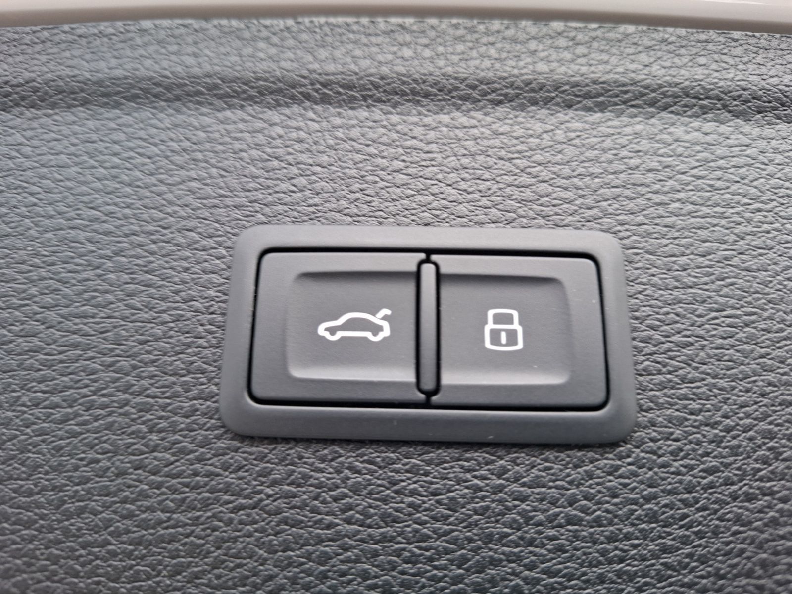 Audi Q5 40 TDI quattro S-line S-tronic STH Matrix AHK