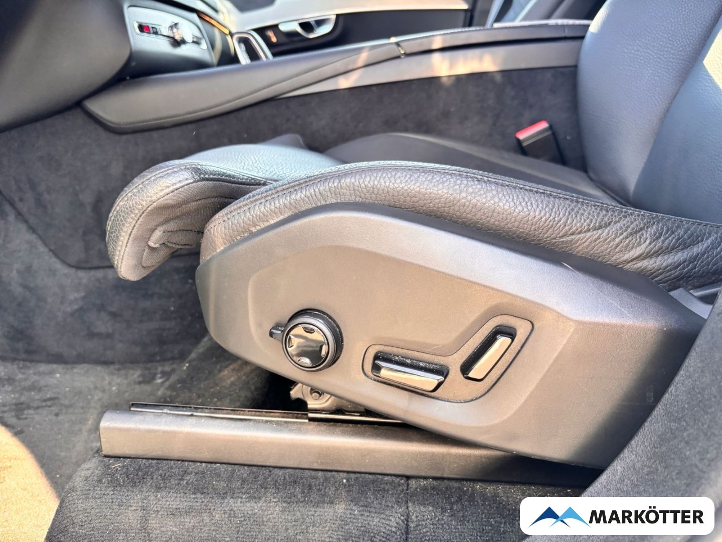 Volvo XC90 T8 AWD Plus Dark Recharge 7-Sitzer ACC/AHK