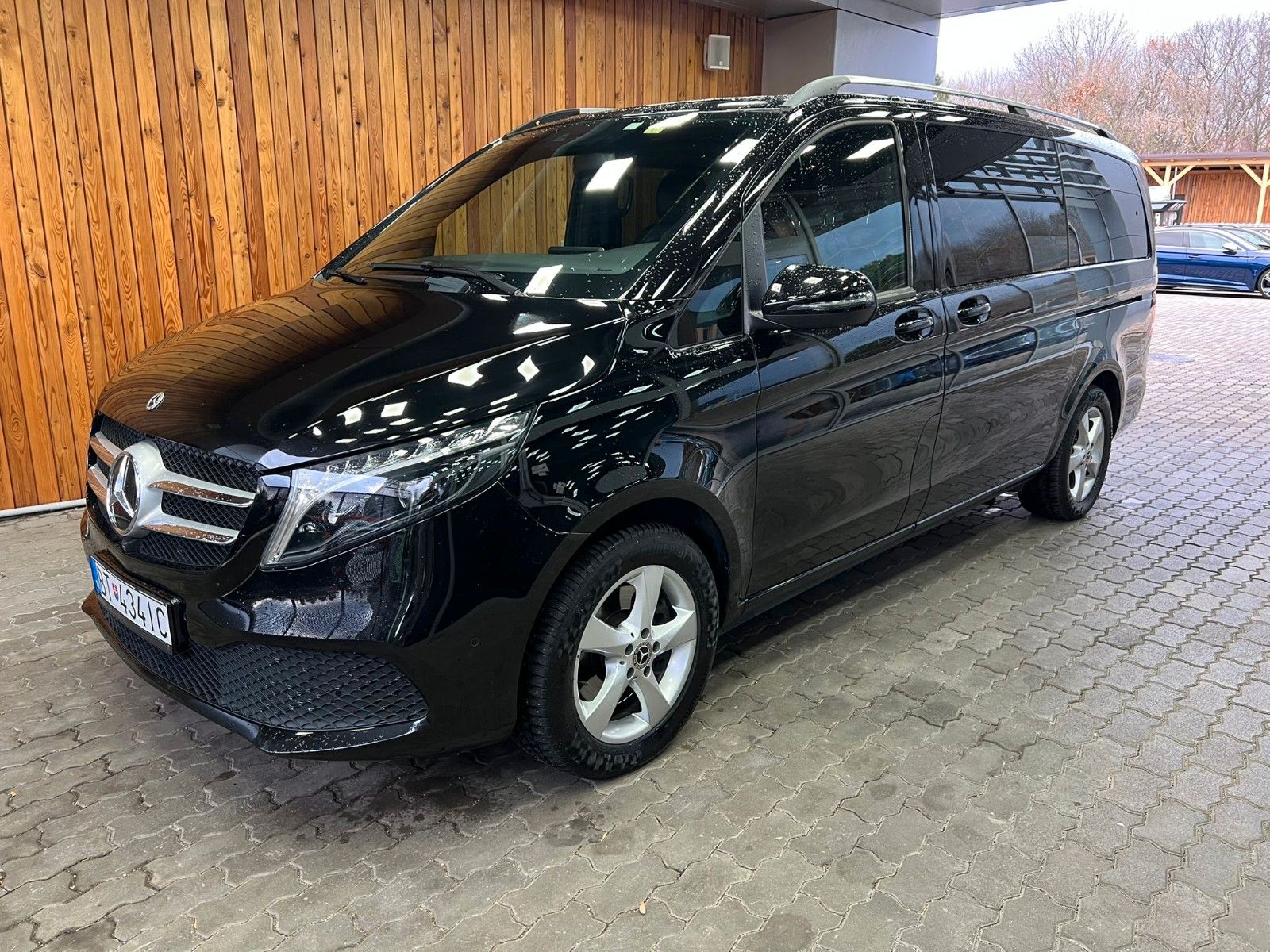 Mercedes-Benz V 220 V -Klasse V250 AVANTGARDE 4MATIC - Samsaru's Car Outlet