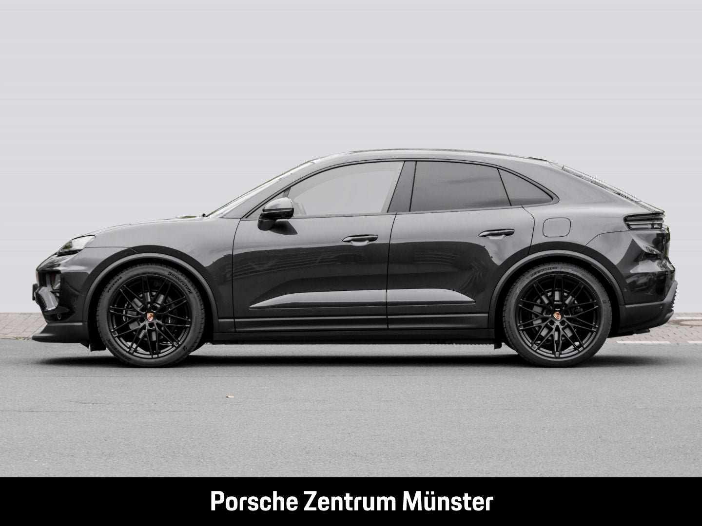 Porsche Macan 4 - Samsaru's Car Outlet