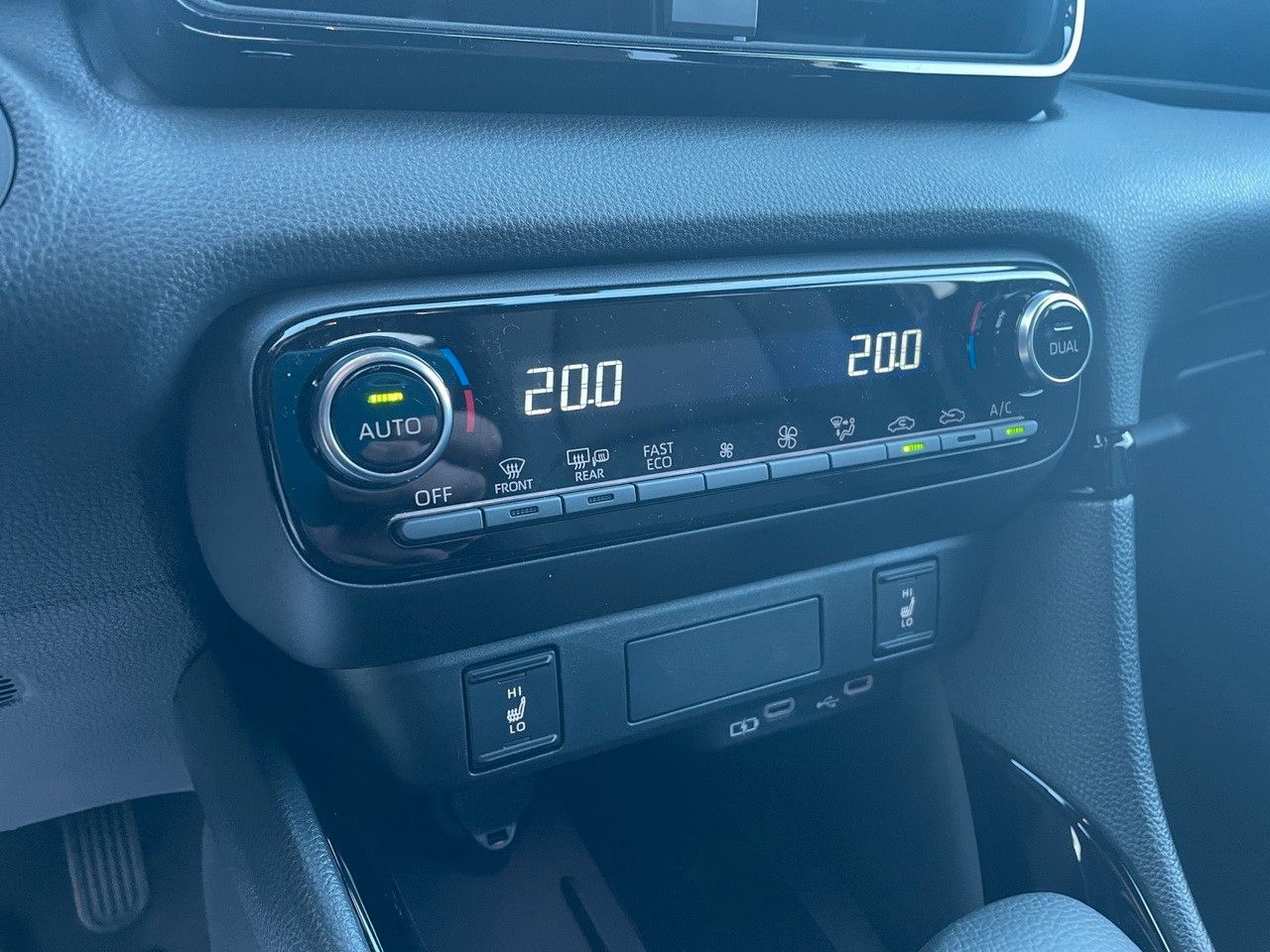 Toyota Yaris 1.5 Hybrid Style *2xPDC*ACC*BLIS*LED*NAV*