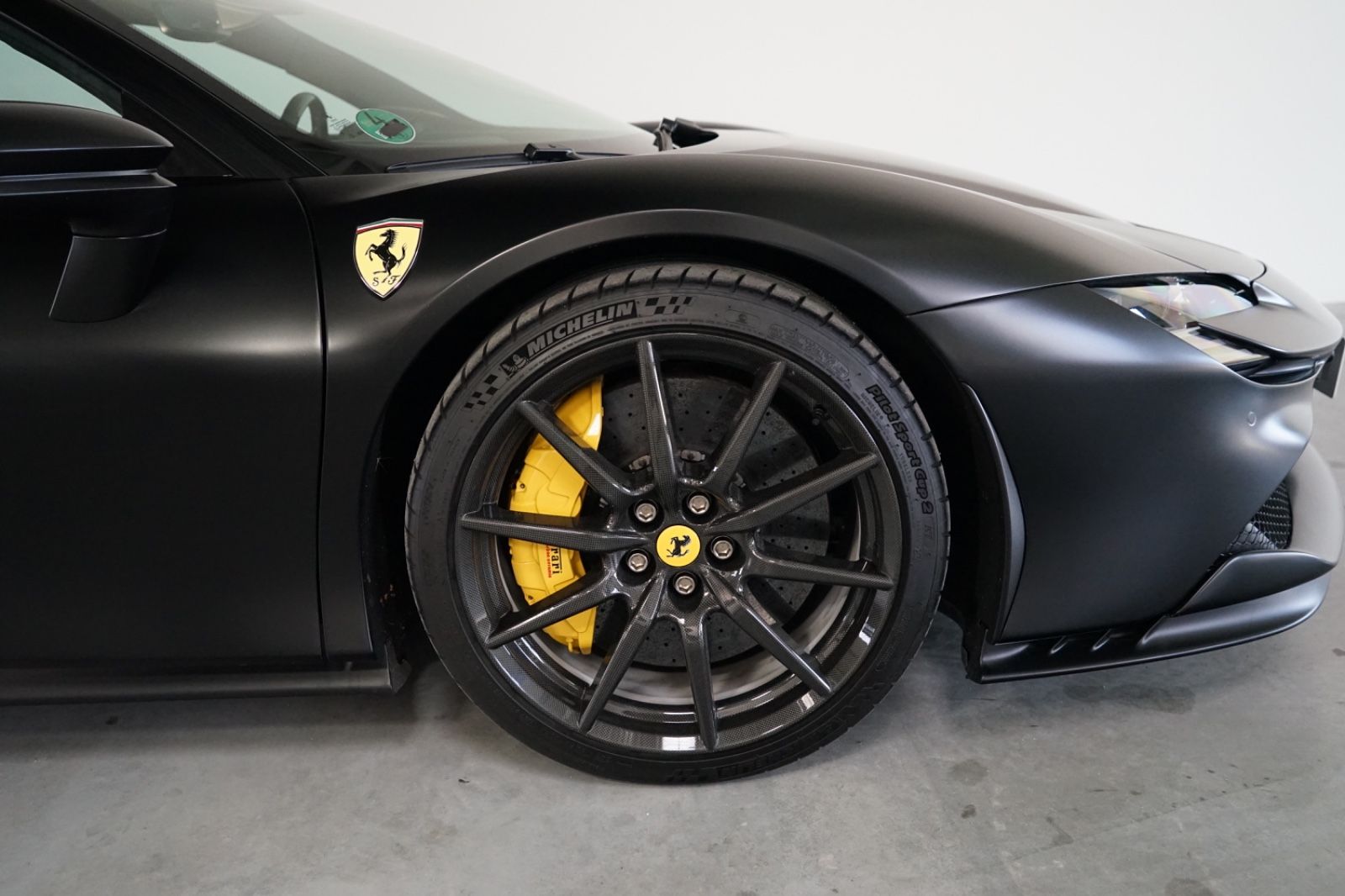Ferrari SF90 - Samsaru's Car Outlet