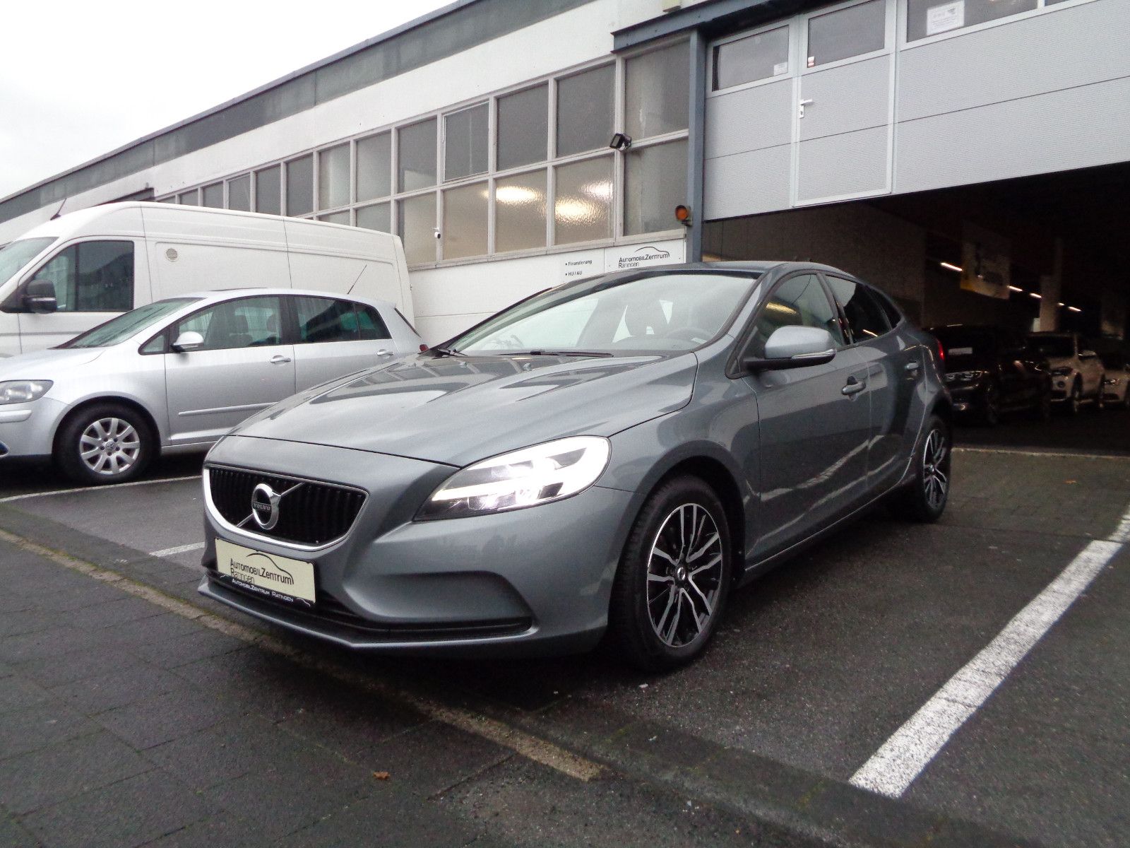 Volvo V40 Black Edition 2.0 D2 Momentum 2.HD*LED*NAVI