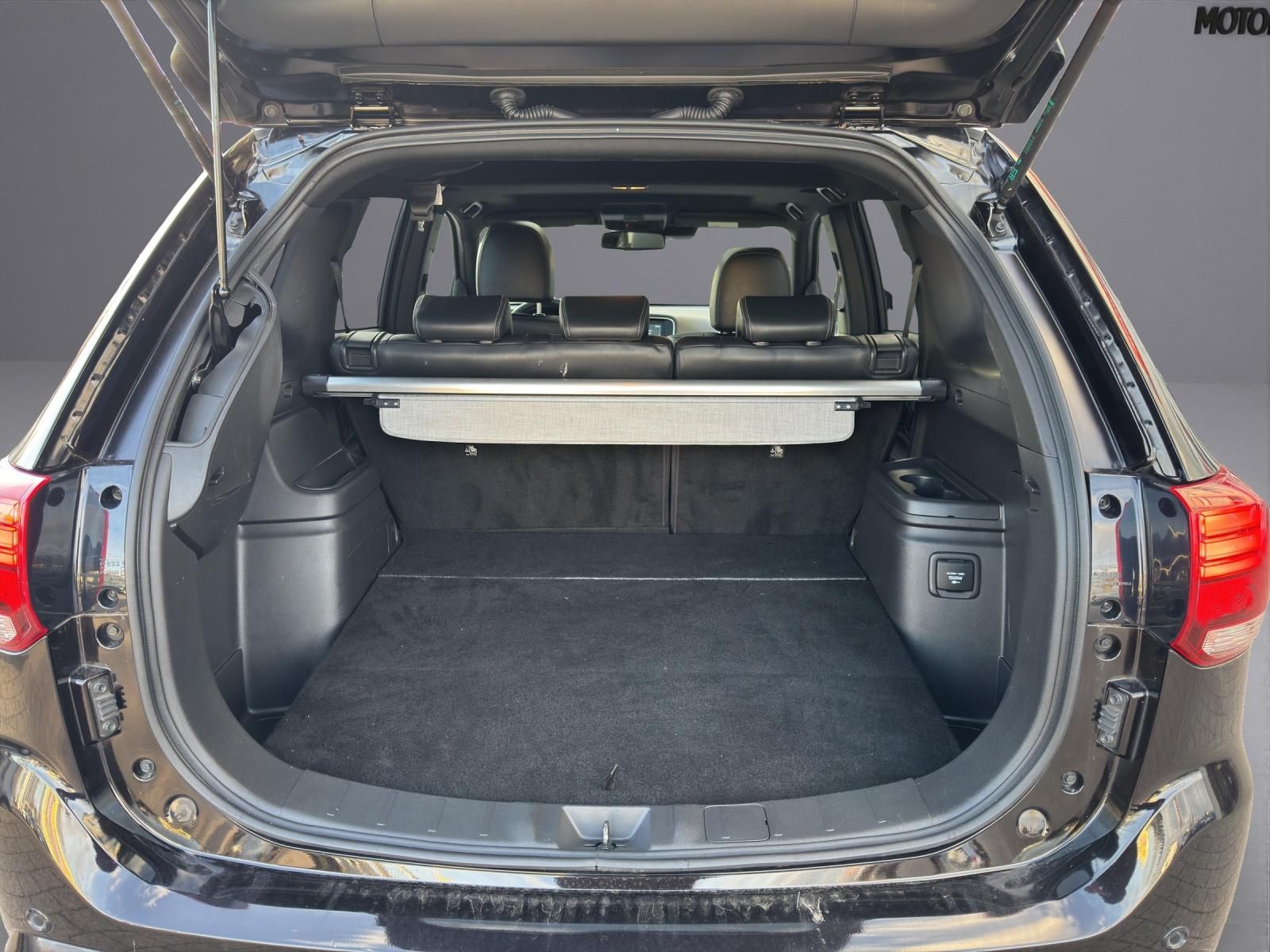 Mitsubishi Outlander 2.4 4WD Plug-In Hybrid Top *Navi*