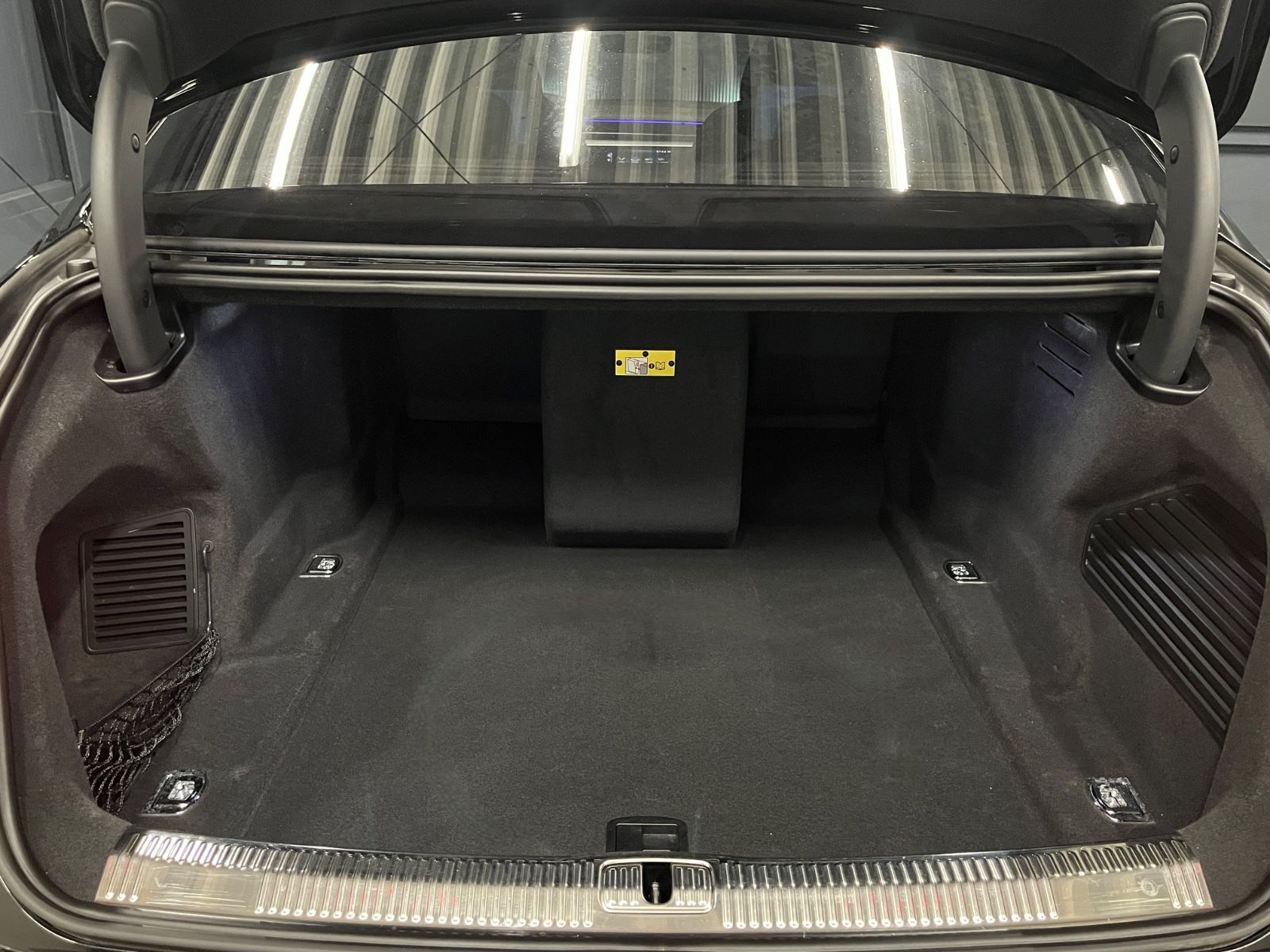 Audi A8 50 TDI L quattro - Samsaru's Car Outlet