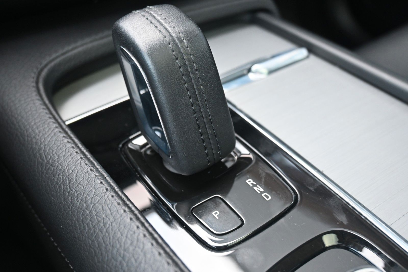 Volvo XC90 T8 Inscription - Samsaru's Car Outlet