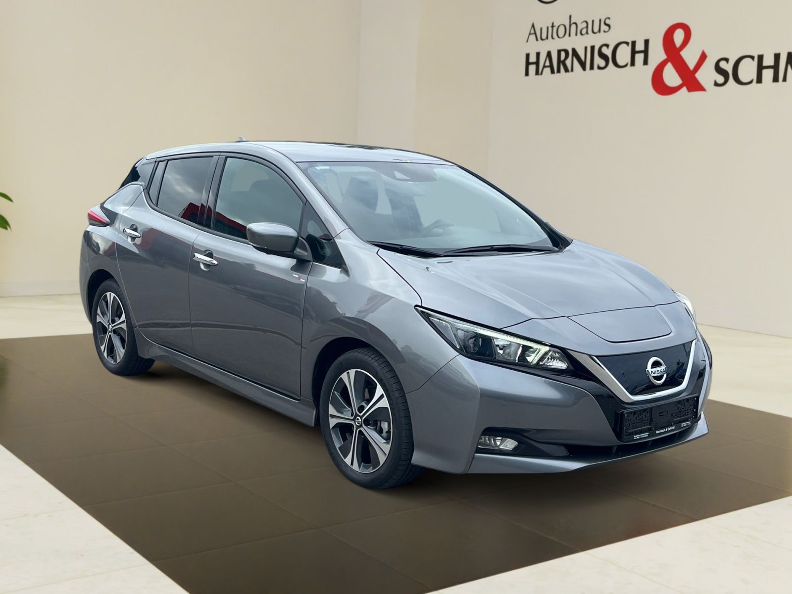 Nissan Leaf 40 kWh Autom. - N-Con. - Samsaru's Car Outlet