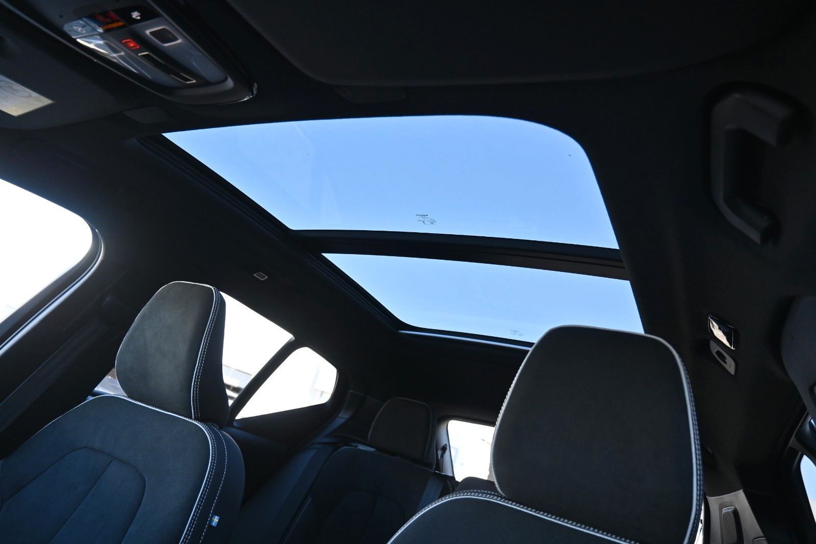 Volvo XC40 B4 DSG Ultra Dark*PANO*RFK*ACC*AHK