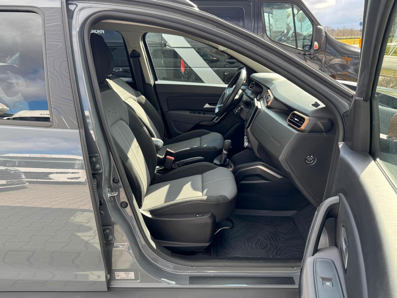 Dacia Duster Extreme TCe 150 EDC - Samsaru's Car Outlet