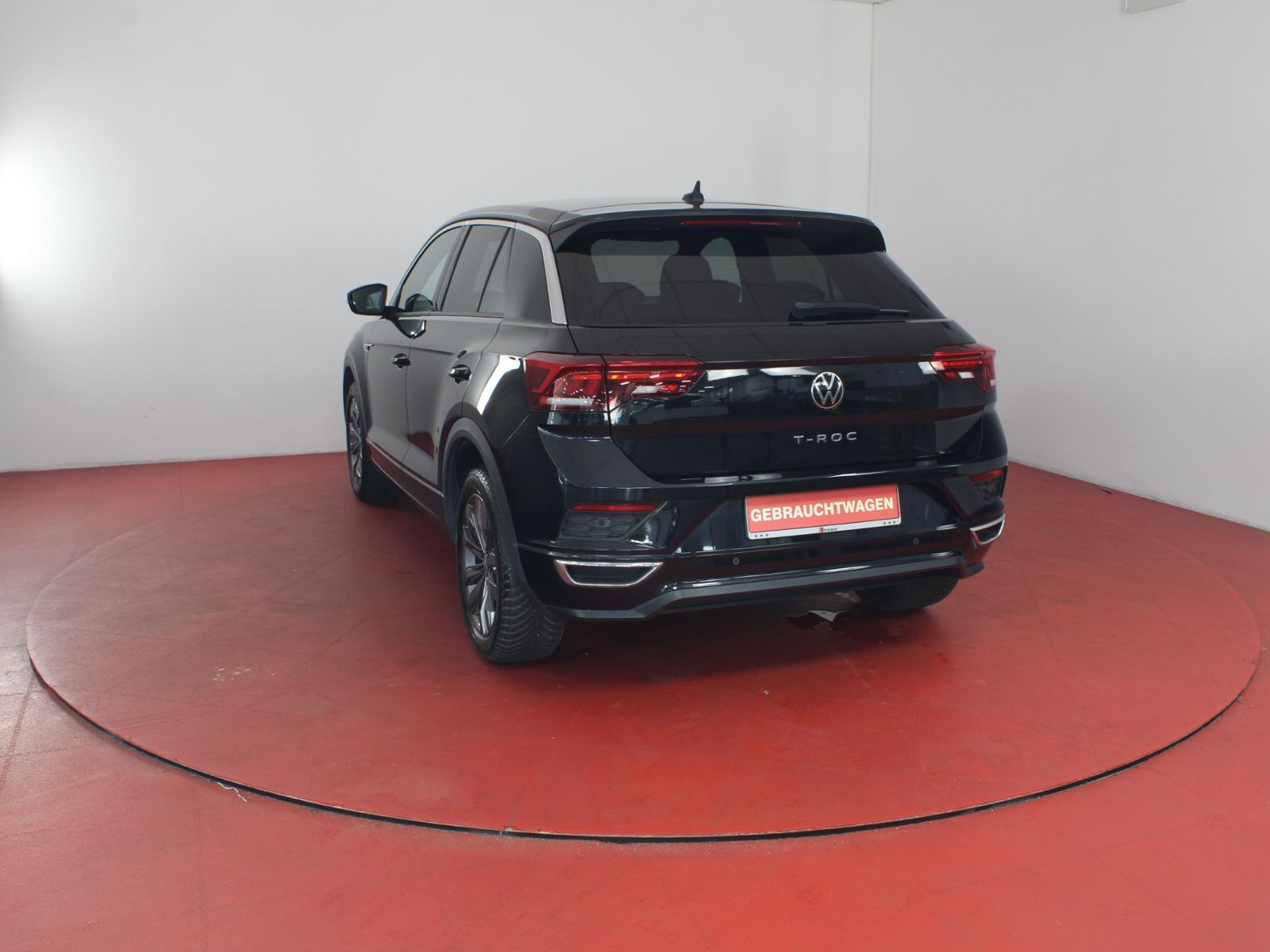 Volkswagen T-Roc R-Line - Samsaru's Car Outlet