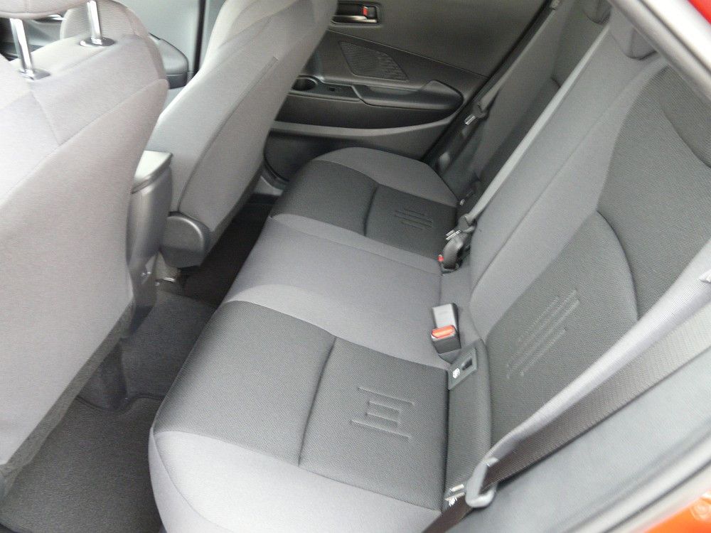 Toyota C-HR Team D  2,0 Hybrid