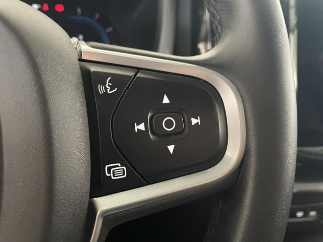 Volvo XC60 Core AWD 2.0 NAVI+SITZHEIZ+KAMERA+AHK+LED