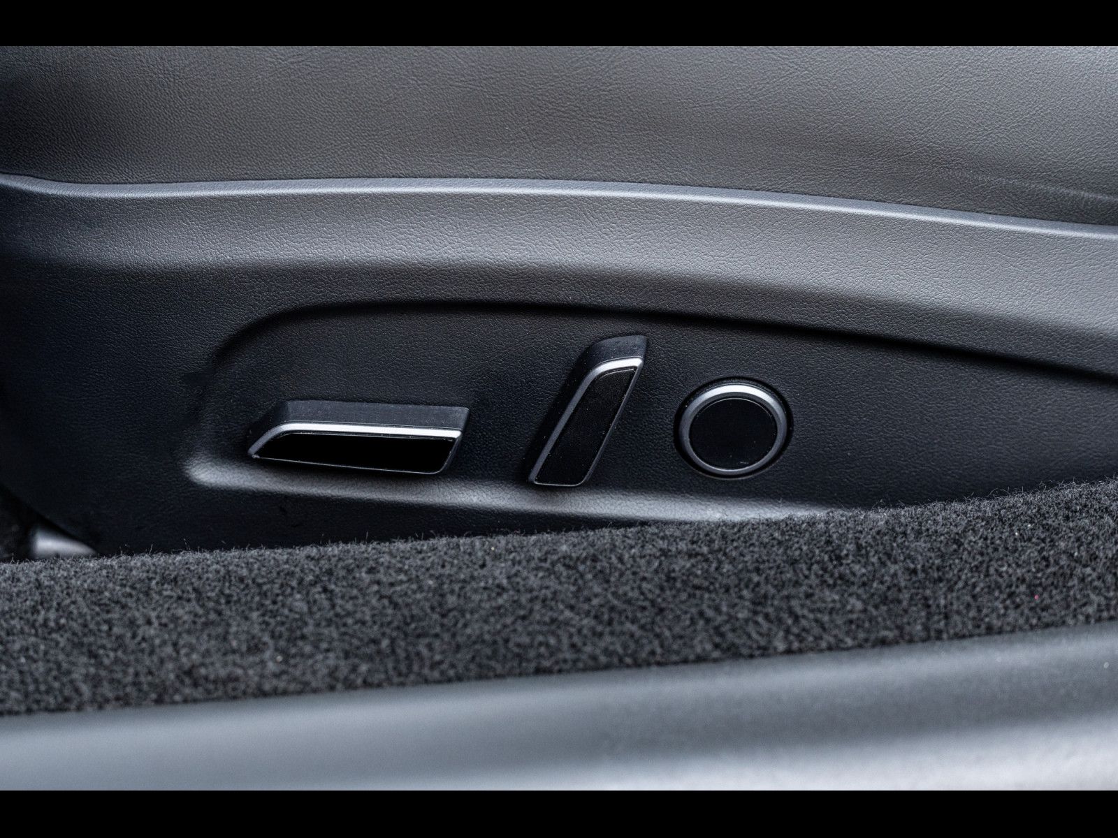 Tesla Model 3 HIGHLAND PREMIUM RWD°AUTOPILOT°PANO°18°