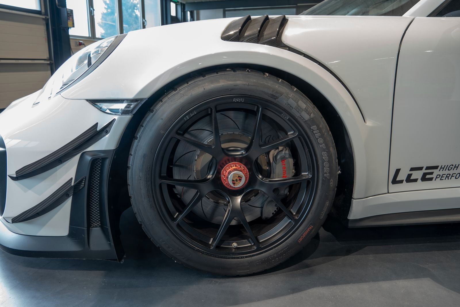 Porsche GT2 RS Clubsport - Samsaru's Car Outlet