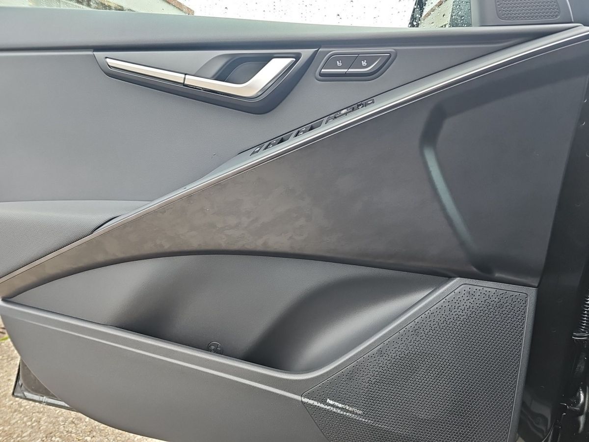 Kia Niro 1.6 Hybrid Spirit - Samsaru's Car Outlet