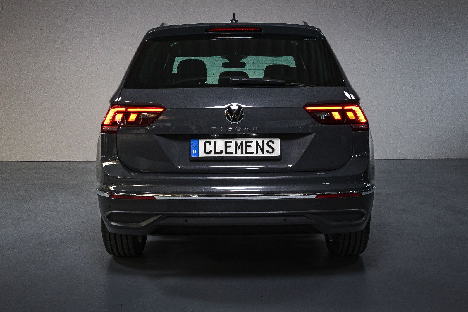 Volkswagen Tiguan Move - Samsaru's Car Outlet