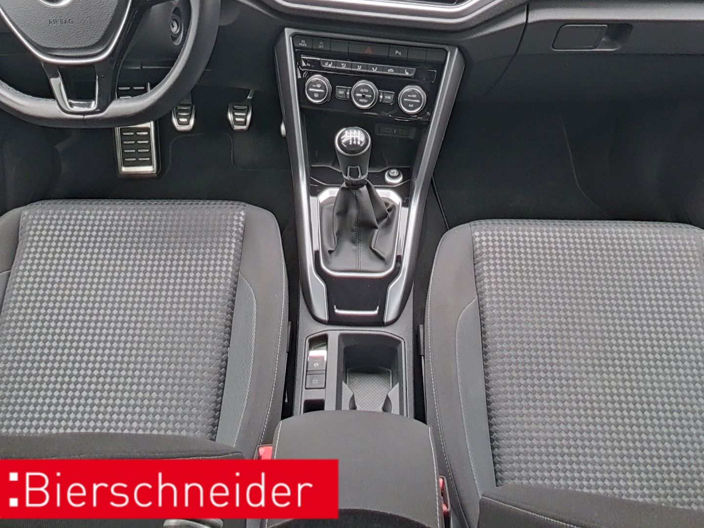 Volkswagen T-Roc 1.5 TSI Active - Samsaru's Car Outlet