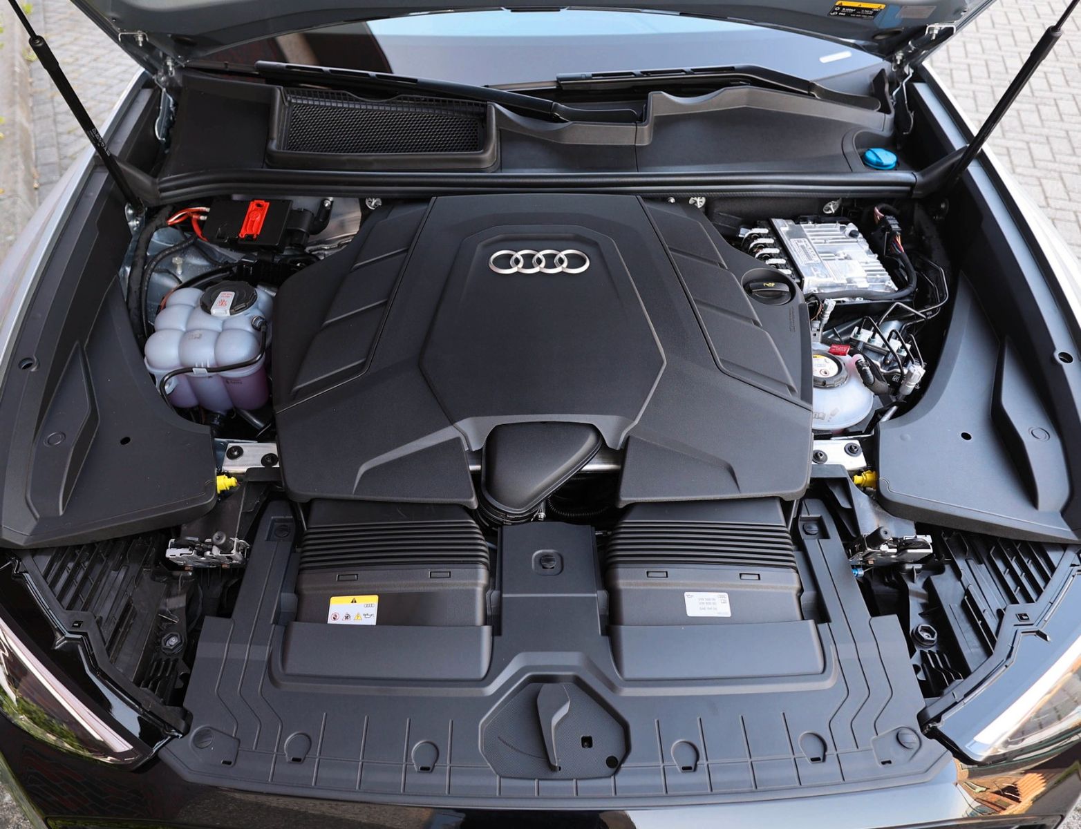 Audi Q8 60 TFSIe Quattro - Samsaru's Car Outlet