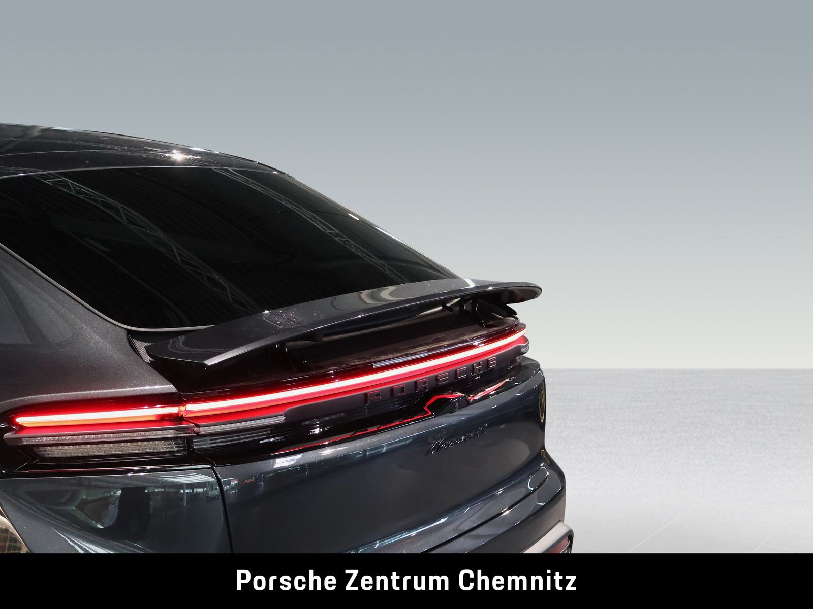 Porsche Macan 4S Electric Luft;Matrix;BOSE;Pano;22Zoll