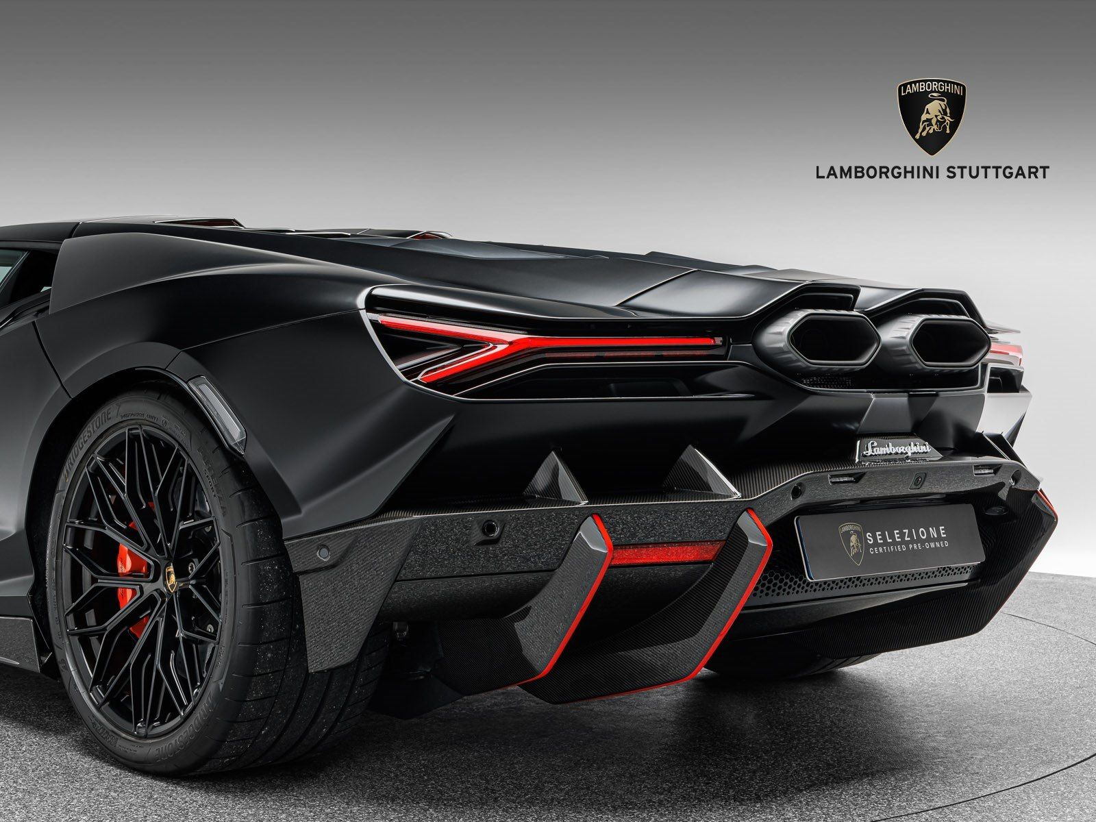 Lamborghini Revuelto