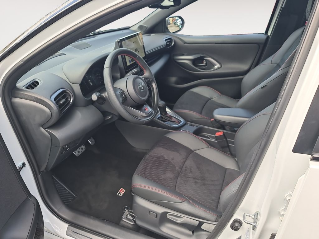 Toyota Yaris Hybrid 130PS 1.5 GR SPORT