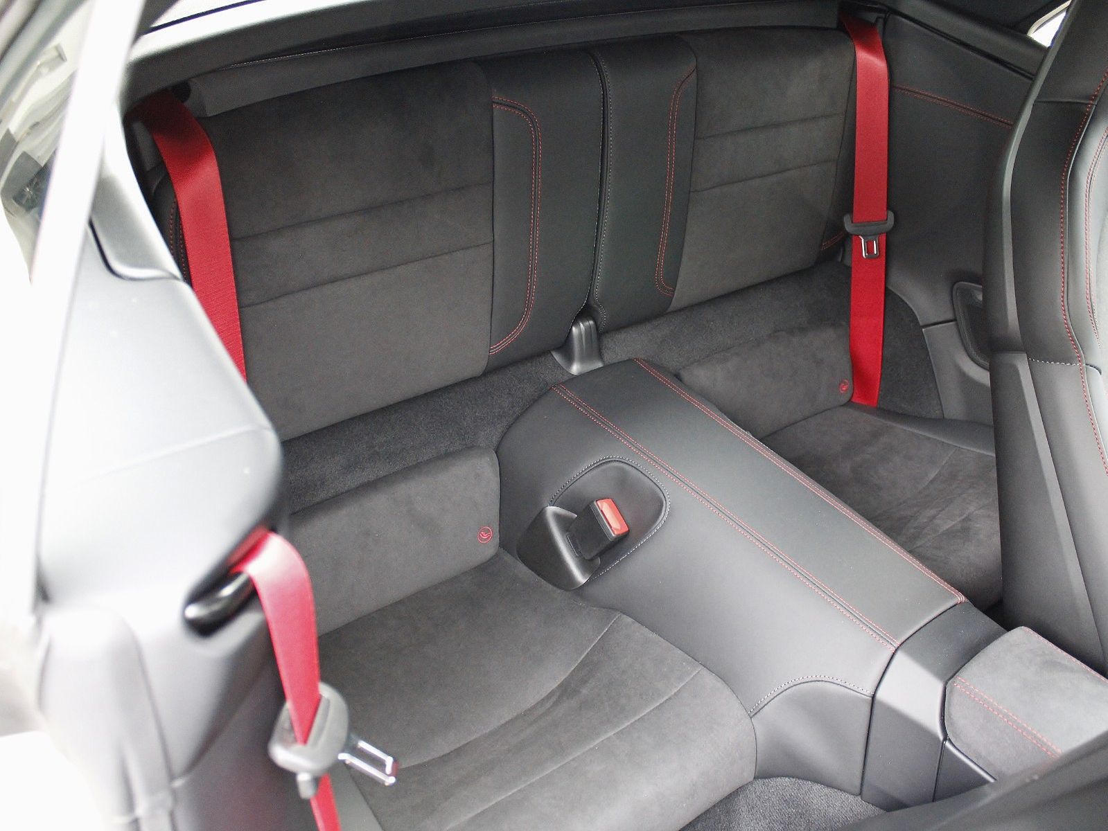 Porsche 992 GTS 4 CABRiO SPORTDESiGN *CARBON*21"TURBO*
