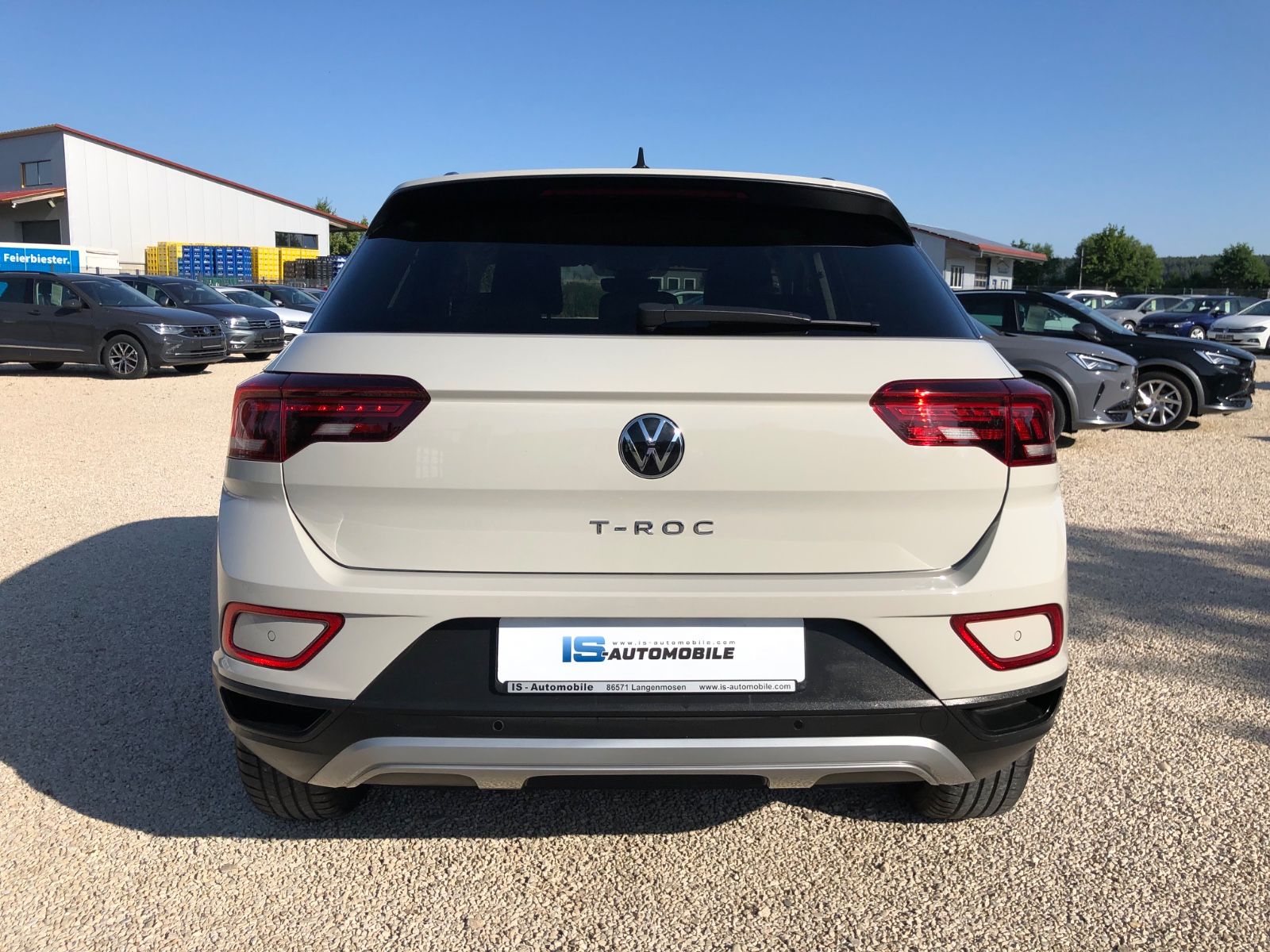 Volkswagen T-Roc Life - Samsaru's Car Outlet