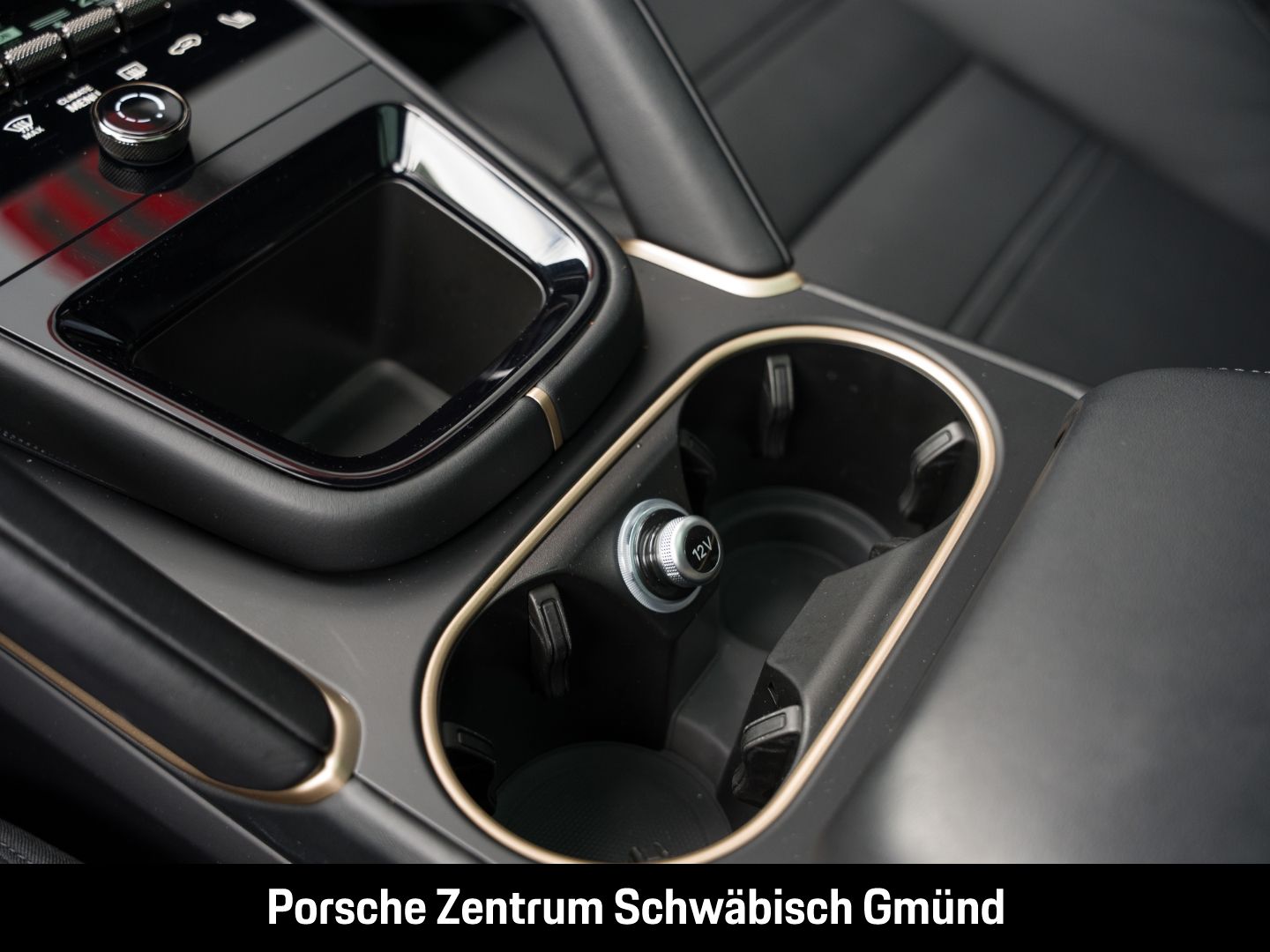 Porsche Cayenne Turbo E-Hybrid Burmester Nachtsicht PDCC
