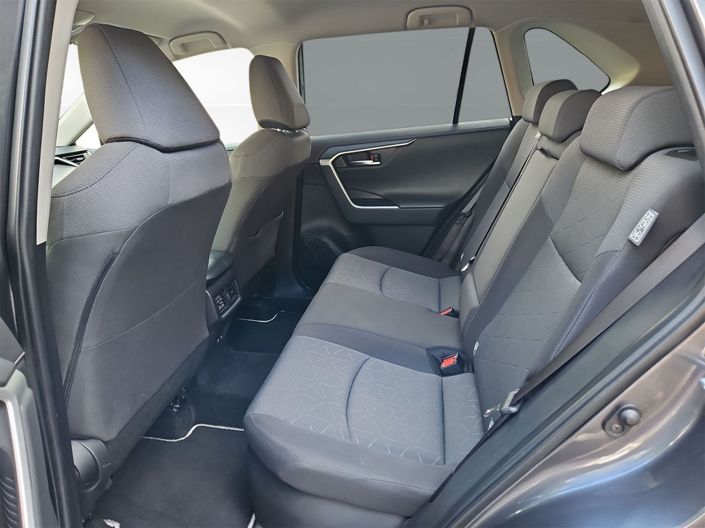 Toyota RAV 4 2.5 Hybrid Club+ - Samsaru's Car Outlet