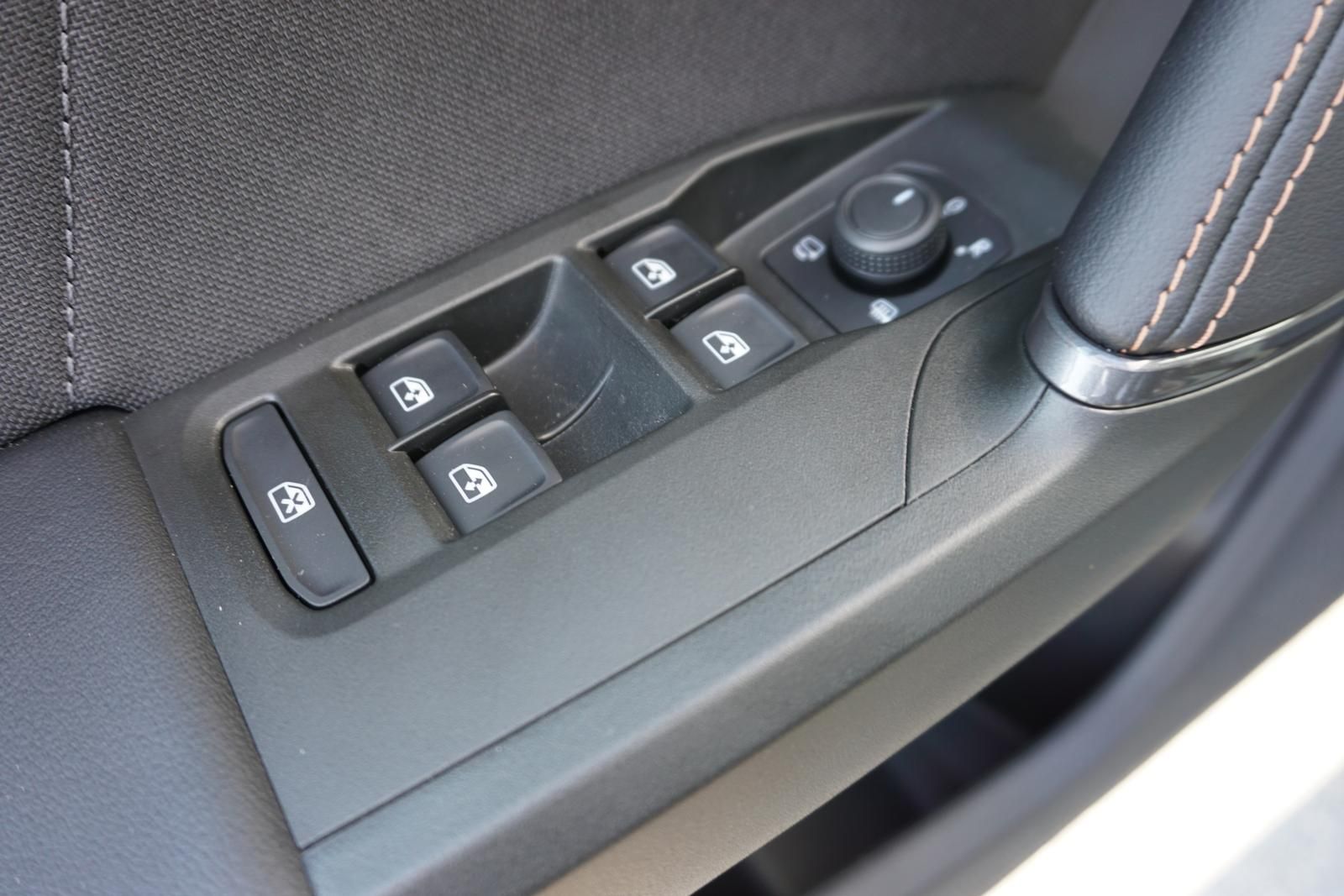 Cupra Leon Sportstourer 1.5 eTSI DSG - Samsaru's Car Outlet
