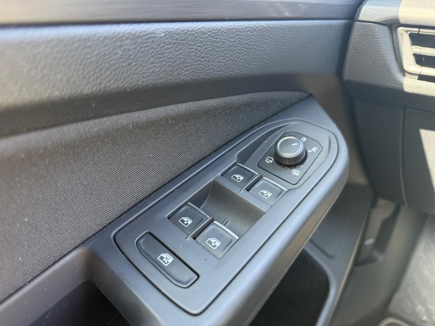 Volkswagen Golf 8 VIII Style 1.5 TSI - Samsaru's Car Outlet
