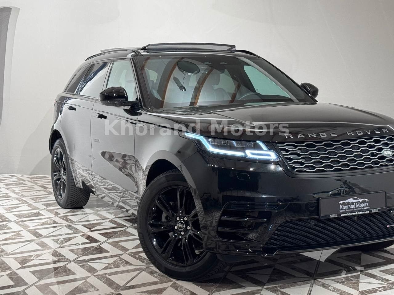 Range Rover Velar R-Dynamic SE - Samsaru's Car Outlet
