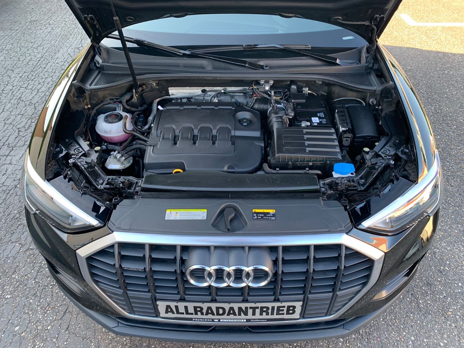 Audi Q3 35 TDI quattro S-line - Samsaru's Car Outlet