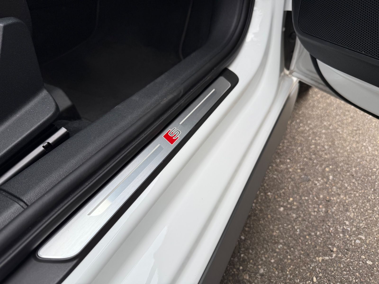 Audi A3 Sportback 35 TFSI S line - Samsaru's Car Outlet