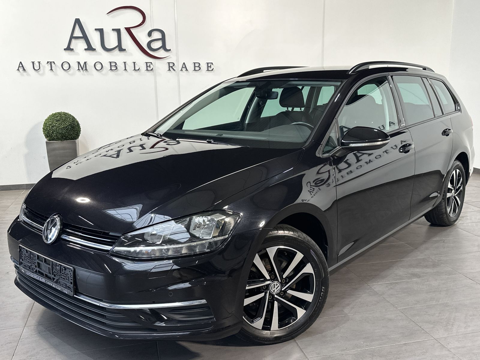 Volkswagen Golf Variant 2.0 TDI DSG United - Samsaru's Car Outlet