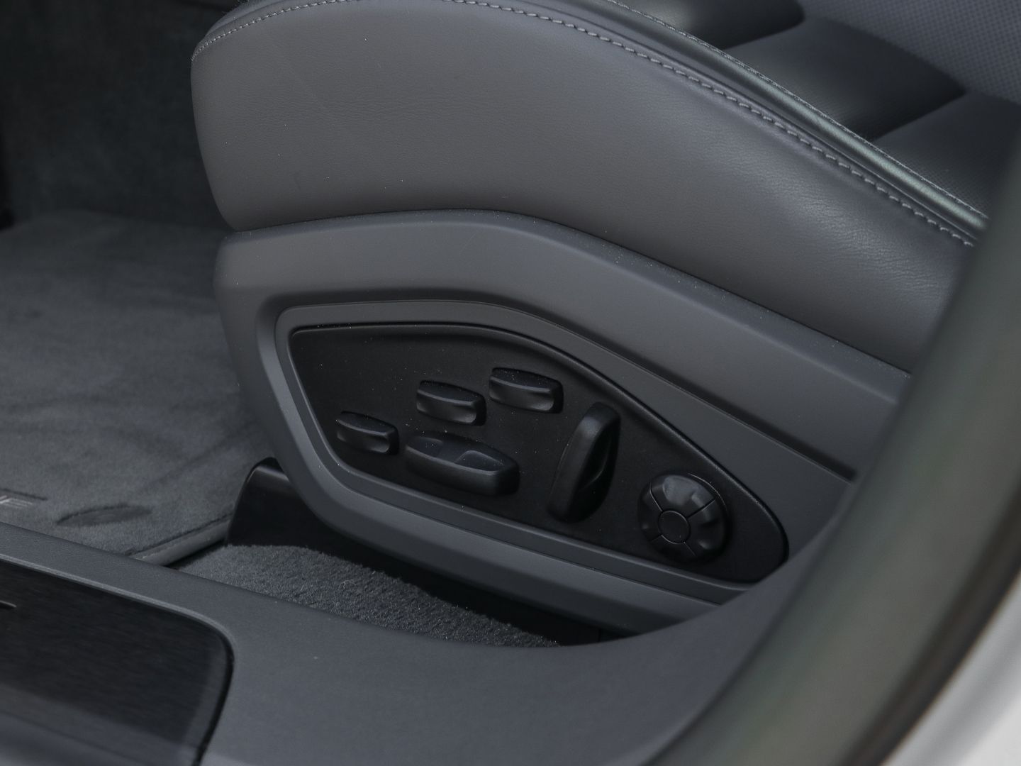 Porsche Taycan GTS Surround-View InnoDrive Sitzbelüftung